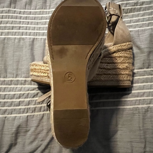 Universal Thread Wedge - Picture 3 of 4